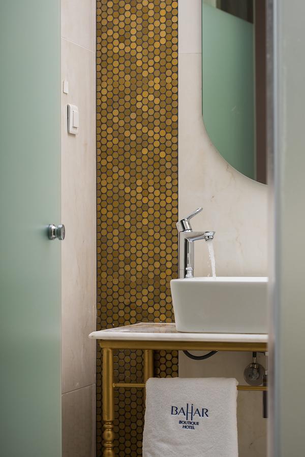 King Room with Spa Bath